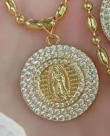 Round Zircon Inlaid Virgin Mary 18K Gold Plated Vacuum Electroplated Copper Necklace Geometric Collarbone Chain Accessory