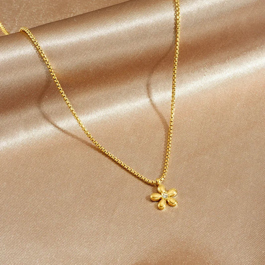 Clavicle Chain Gold Plated 304 Stainless Steel Artificial Diamond Flower (Jewelry) Waterproof Non-Fading Pendant Necklace